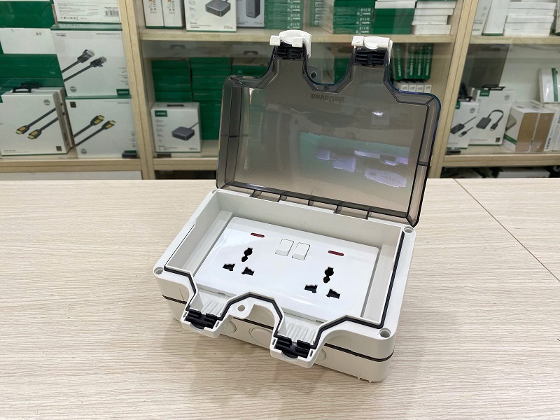 Hộp điện đôi ngoài trời chống nước IP66 Novalink NV-OW46, có công tắc